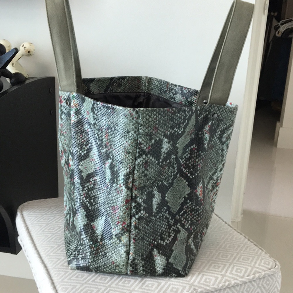 Faux python green handbag - Picture 5 of 5
